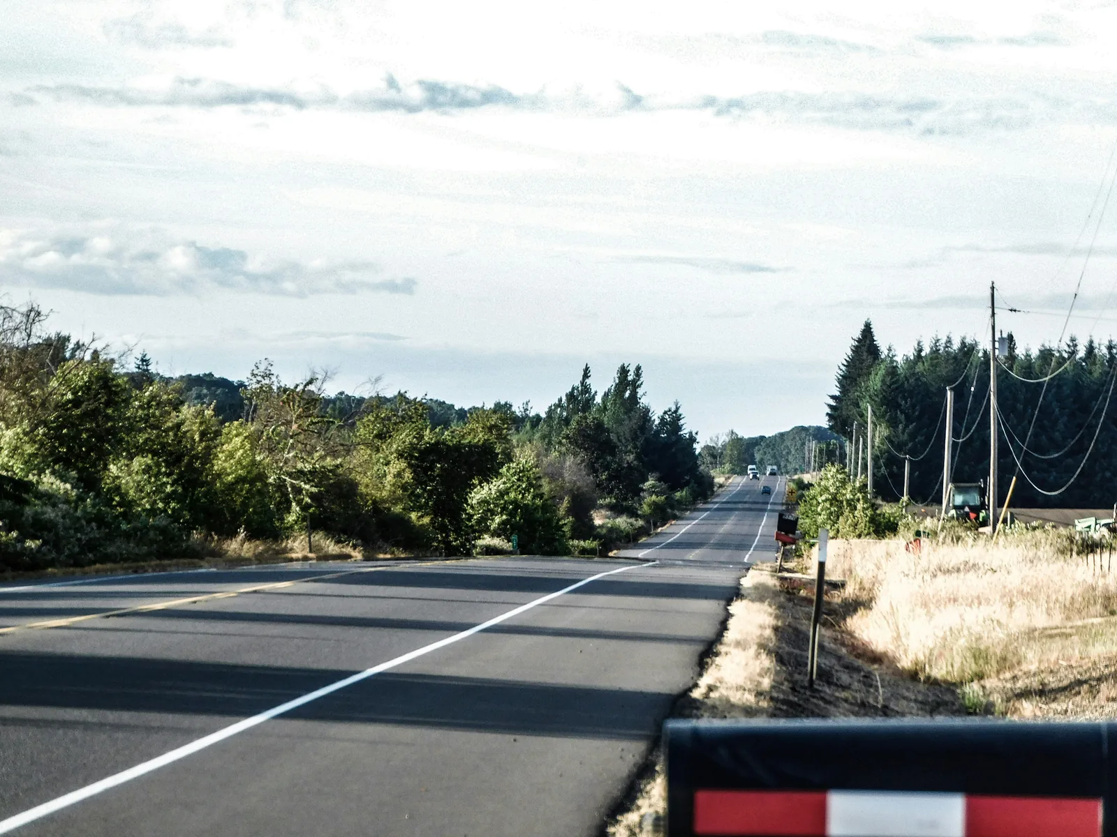 Willamette Valley country road near Lebanon Oregon